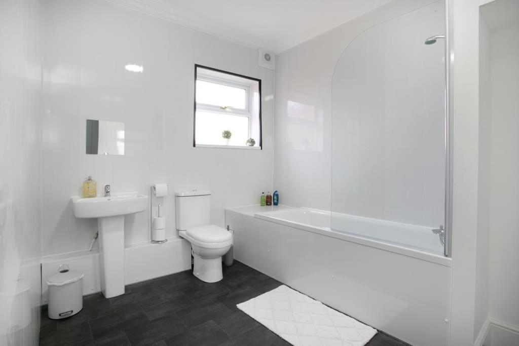 Cudworth House, Barnsley For Contractors & Families, Free Parking, High Speed Wifi Etc Villa Exteriör bild